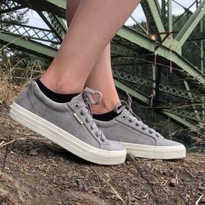 Taos Grey Sneakers
